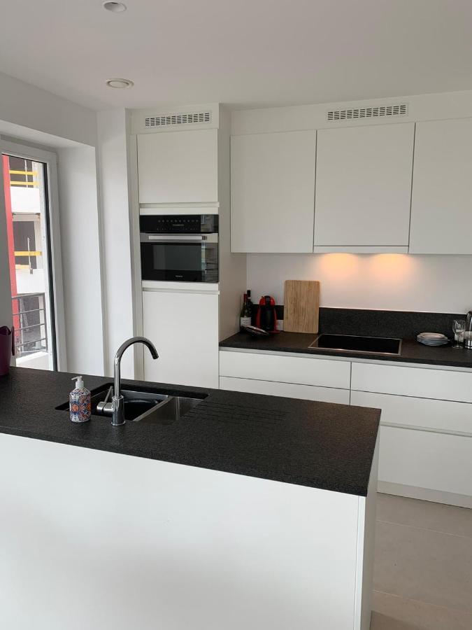 Lichtrijk 2-Slaapkamerappartement Met Zeezicht En Gratis Parking ออสเทนด์ ภายนอก รูปภาพ