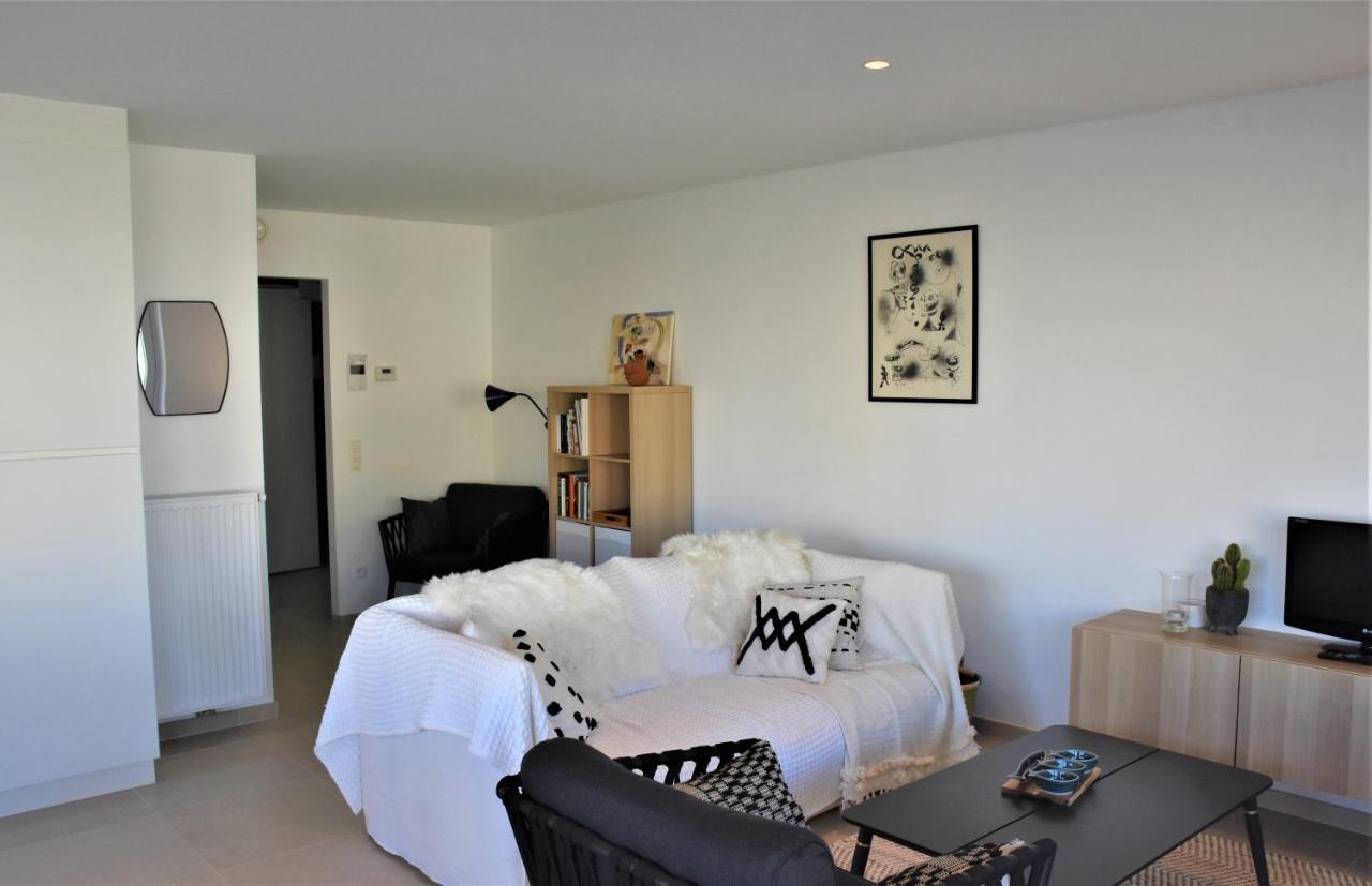 Lichtrijk 2-Slaapkamerappartement Met Zeezicht En Gratis Parking ออสเทนด์ ภายนอก รูปภาพ
