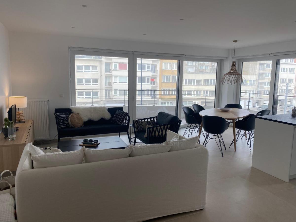 Lichtrijk 2-Slaapkamerappartement Met Zeezicht En Gratis Parking ออสเทนด์ ภายนอก รูปภาพ