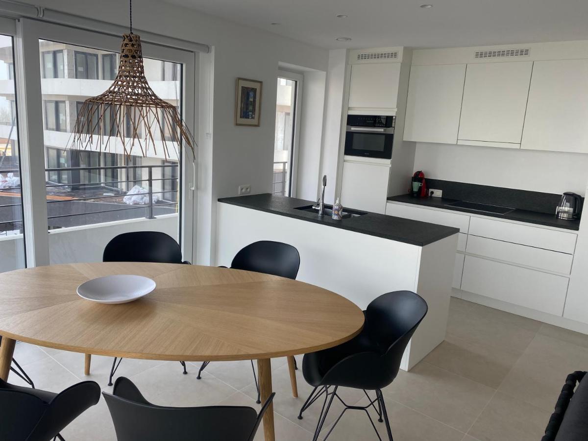 Lichtrijk 2-Slaapkamerappartement Met Zeezicht En Gratis Parking ออสเทนด์ ภายนอก รูปภาพ